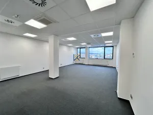 Pronájem kanceláře, Praha - Vysočany, Poděbradská, 416 m2