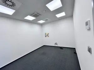 Pronájem kanceláře, Praha - Vysočany, Poděbradská, 216 m2