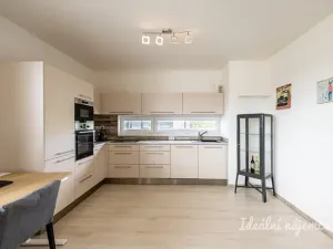 Pronájem bytu 2+kk, Praha - Černý Most, Mrázkova, 50 m2