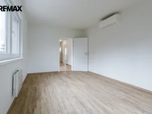Pronájem kanceláře, Úvaly, Maroldova, 70 m2
