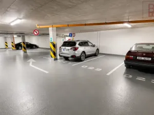 Pronájem garážového stání, Praha, Tomkova, 12 m2