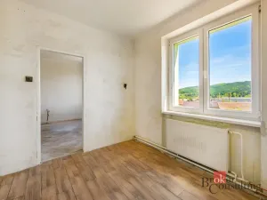Prodej bytu 2+1, Hrádek - Nová Huť, 1. máje, 58 m2