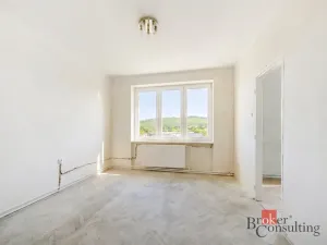 Prodej bytu 2+1, Hrádek - Nová Huť, 1. máje, 58 m2