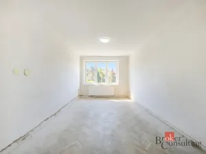 Prodej bytu 2+1, Hrádek - Nová Huť, 1. máje, 56 m2