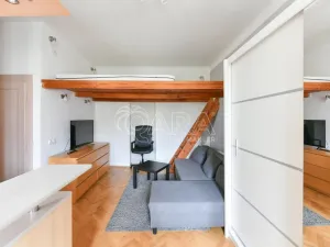 Pronájem bytu 1+kk, Praha - Strašnice, Kralická, 30 m2