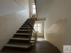 Pronájem bytu 4+1, Karlovy Vary, Šmeralova, 98 m2