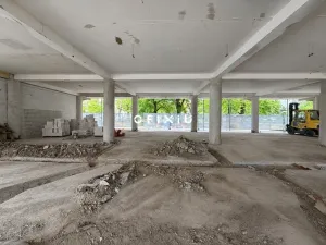 Prodej obchodního prostoru, Kroměříž, Slovanské náměstí, 135 m2