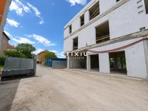 Pronájem obchodního prostoru, Kroměříž, Slovanské náměstí, 135 m2
