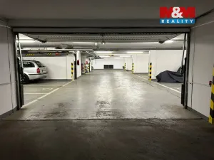 Pronájem garážového stání, Praha - Troja, Vřesová, 15 m2