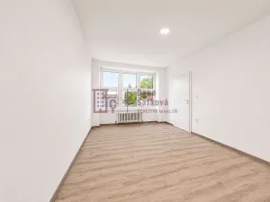 Pronájem bytu 2+kk, Jindřichův Hradec - Jindřichův Hradec II, Nádražní, 58 m2