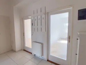 Prodej bytu 2+kk, Praha, Vyšší, 52 m2