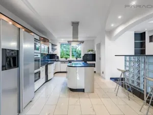 Prodej rodinného domu, Dolní Břežany, V Hranicích, 454 m2