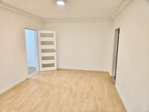 Pronájem bytu 3+1, Praha - Troja, Svídnická, 70 m2