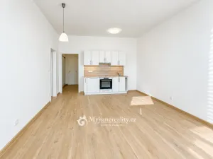 Prodej bytu 2+kk, Znojmo, Mariánské náměstí, 53 m2