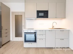 Pronájem bytu 1+kk, Praha - Vysočany, Gerstelova, 32 m2
