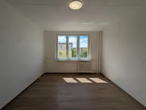 Pronájem bytu 1+1, Klášterec nad Ohří - Miřetice u Klášterce nad Ohří, Pionýrů, 35 m2