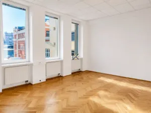 Pronájem kanceláře, Praha - Smíchov, Rozkošného, 280 m2