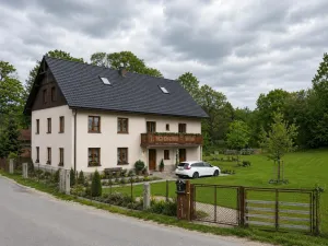 Prodej vícegeneračního domu, Sezemice, 310 m2