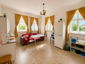 Prodej vícegeneračního domu, Sezemice, 310 m2