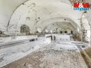 Prodej historického objektu, Zvoleněves, 5000 m2