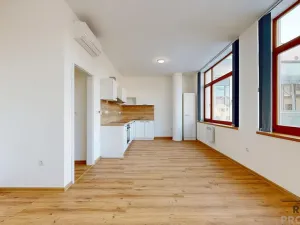 Prodej bytu 3+kk, Třebíč - Vnitřní Město, Karlovo nám., 80 m2