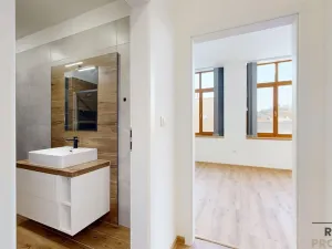 Prodej bytu 3+kk, Třebíč - Vnitřní Město, Karlovo nám., 80 m2