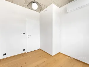 Pronájem bytu 3+kk, Praha - Vysočany, Kolbenova, 64 m2