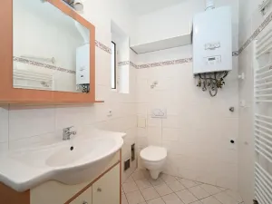 Pronájem bytu 2+kk, Praha - Vysočany, Spojovací, 36 m2