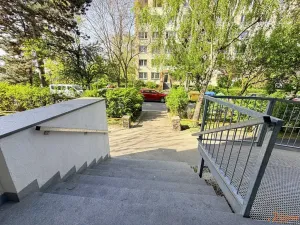 Prodej bytu 3+1, Praha - Strašnice, Pod strání, 68 m2