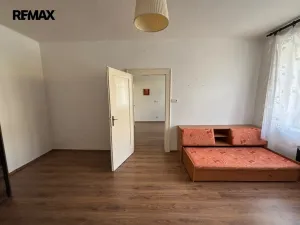 Pronájem bytu 2+kk, Hradec Králové - Kukleny, Denisovo náměstí, 66 m2