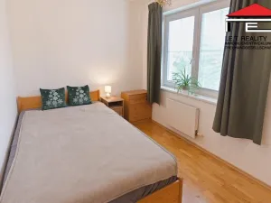 Pronájem bytu 3+1, Praha - Libeň, Společná, 66 m2