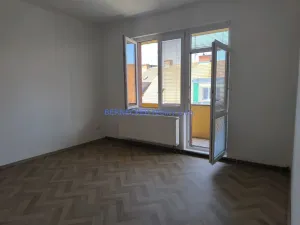 Pronájem bytu 2+1, Hradec Králové, Průmyslová, 98 m2
