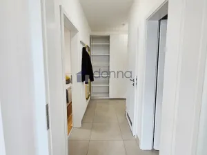 Pronájem bytu 2+kk, Praha, Nekvasilova, 62 m2