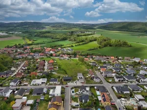 Prodej pozemku pro bydlení, Králův Dvůr - Levín, 4224 m2