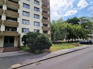 Pronájem bytu 2+1, Karlovy Vary, Charkovská, 51 m2