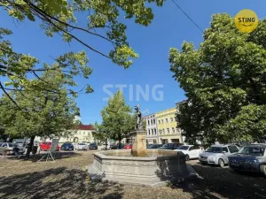 Pronájem kanceláře, Frýdek-Místek, Zámecké nám., 30 m2