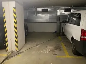 Prodej garážového stání, Praha - Stodůlky, Petržílkova, 23 m2