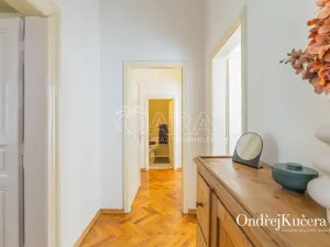Prodej bytu 3+1, Praha - Malá Strana, Mělnická, 90 m2