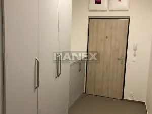 Pronájem bytu 2+kk, Praha - Hloubětín, Saarinenova, 61 m2