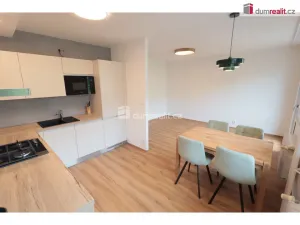 Pronájem bytu 2+kk, Praha - Prosek, Veltruská, 60 m2