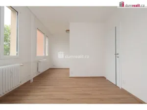 Pronájem bytu 2+kk, Praha - Prosek, Veltruská, 60 m2