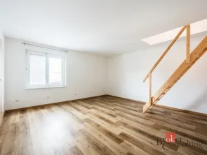 Prodej bytu 2+kk, Hoštice, 76 m2