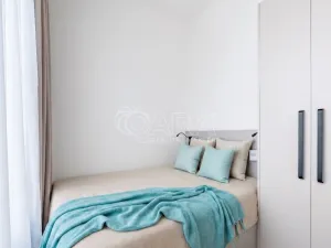 Pronájem bytu 2+kk, Praha - Karlín, Pobřežní, 32 m2