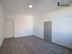 Pronájem bytu 1+1, Sokolov, Nádražní, 42 m2