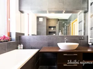 Pronájem bytu 3+kk, Praha - Vysočany, Ocelářská, 80 m2