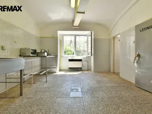 Pronájem obchodního prostoru, Třebechovice pod Orebem, Masarykovo náměstí, 126 m2