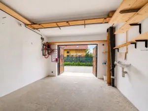 Pronájem garáže, Jindřichův Hradec - Jindřichův Hradec IV, Jakubská, 18 m2