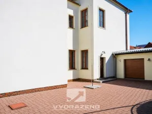 Prodej obchodního prostoru, Dolní Kounice, 400 m2