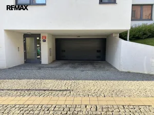 Pronájem garážového stání, Praha - Smíchov, Na Neklance, 15 m2