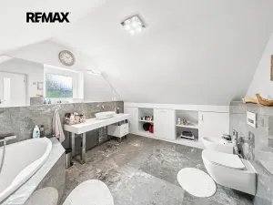 Prodej rodinného domu, Jesenice, Hledíková, 205 m2